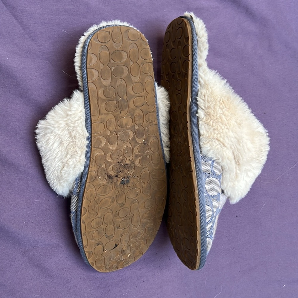 Coach Slippers - Picture 3 of 4
